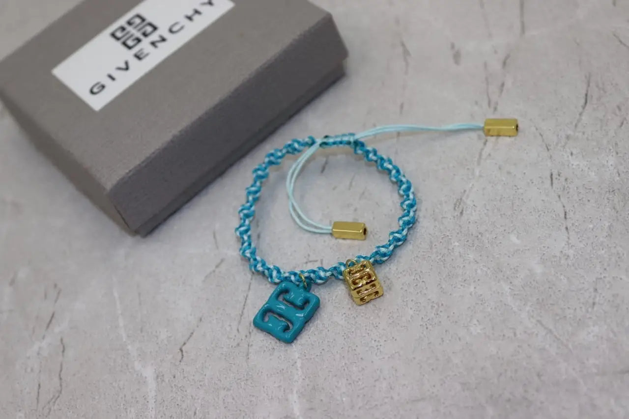 GIVENCHY