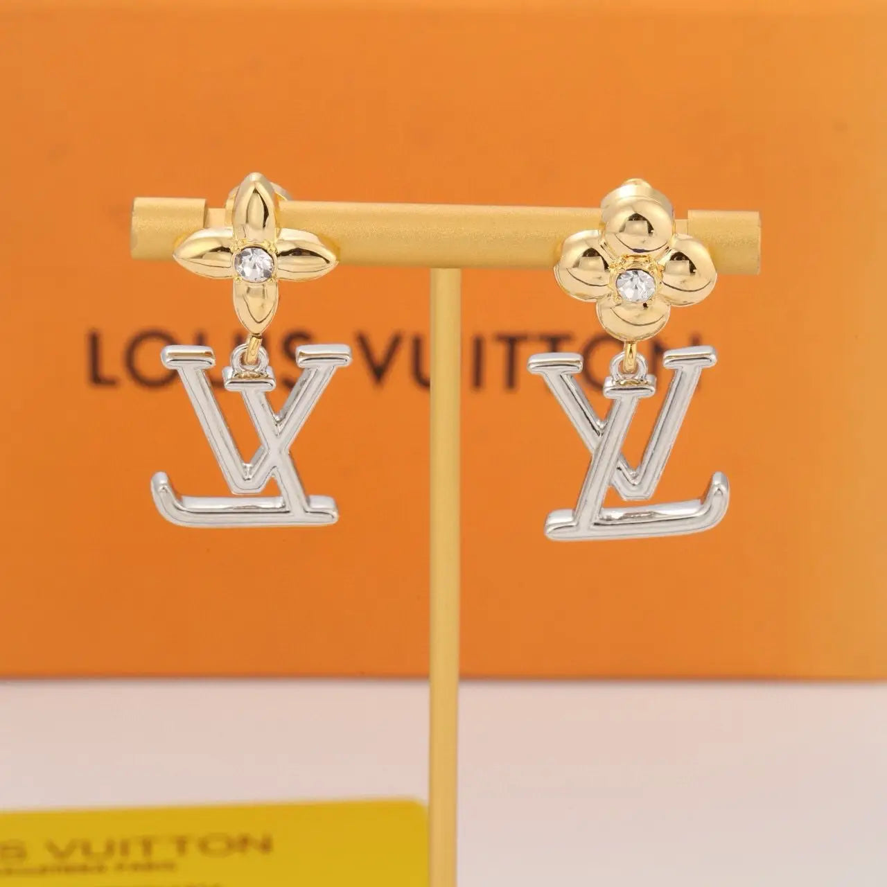 LOUSE VUITTON