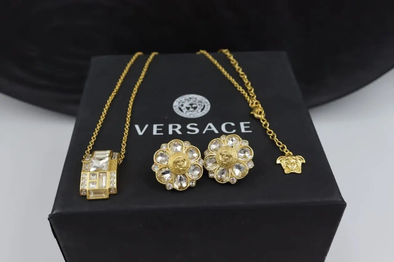 VERSACE